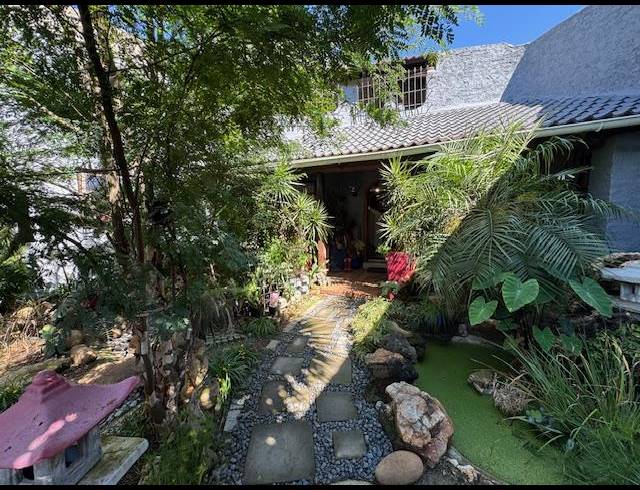 5 BEDROOM HOUSE FOR SALE IN VAN RIEBEECK PARK